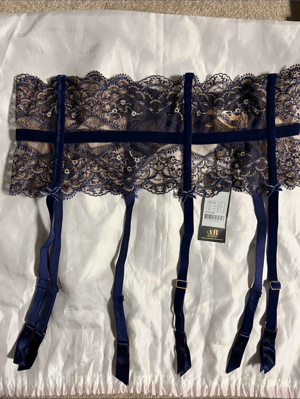 NWT dita von teese Yvonne after dark Navy and Gold Lace Garter Belt